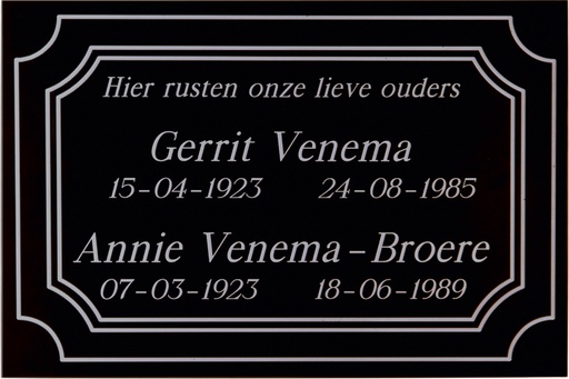 PERSONALISIERTE NAMENSCHILD AUS KUNSTSTOFF